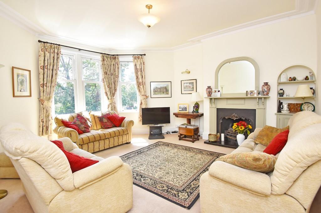 Springfield Avenue, Harrogate 3 bed apartment for sale £295,000