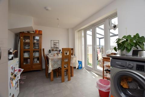 28 Tulip Tree Road, Nuneaton, CV10 9FG