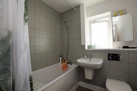 28 Tulip Tree Road, Nuneaton, CV10 9FG