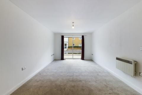 2 bedroom ground floor flat to rent, Pound Hill, Crawley