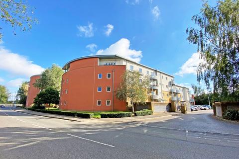 2 bedroom ground floor flat to rent, Pound Hill, Crawley