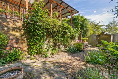 34 Ashbarn Crescent, Winchester, SO22 4QJ