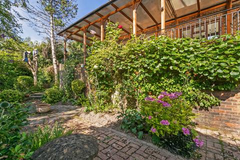 34 Ashbarn Crescent, Winchester, SO22 4QJ