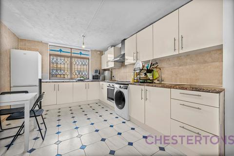 3 bedroom flat to rent, Seyssel Street, London