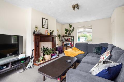 3 bedroom semi-detached house for sale - Hollin Park Road, Leeds, LS8