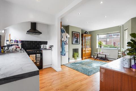 3 bedroom semi-detached house for sale - Hollin Park Road, Leeds, LS8