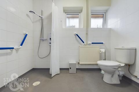 2 bedroom detached bungalow for sale - Meadow Rise Road, Norwich