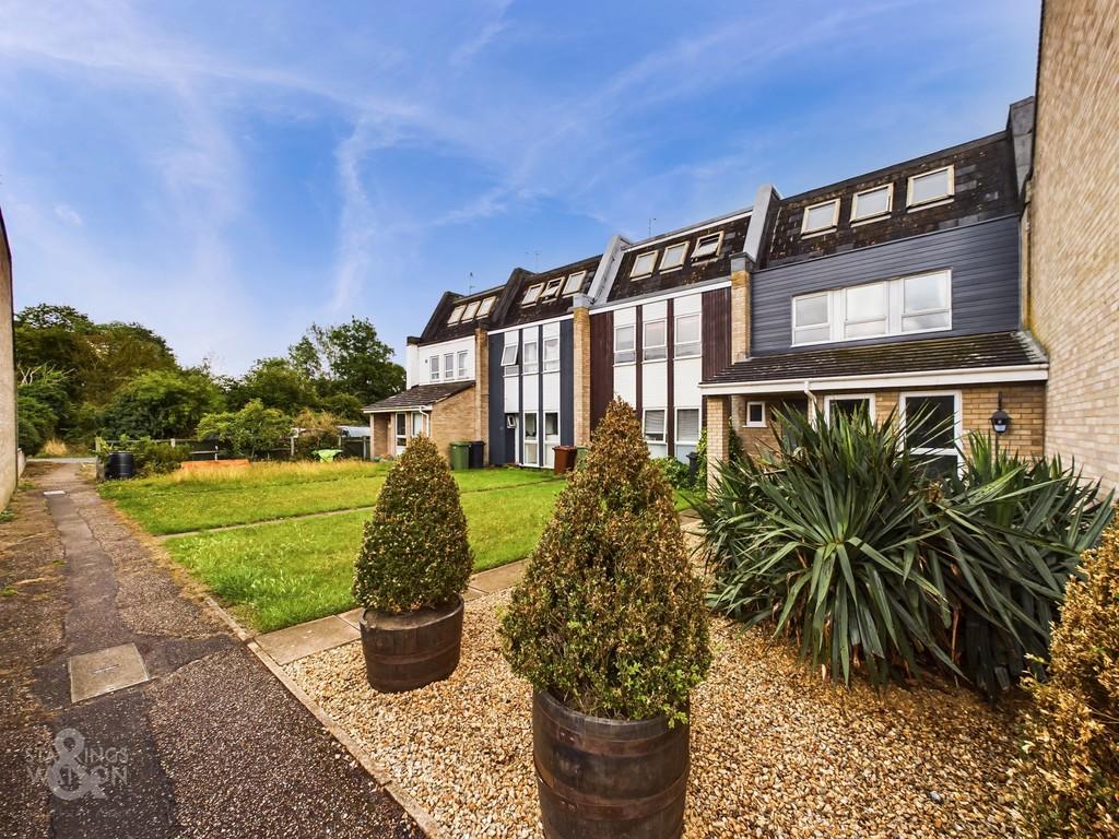 Oval Road, Costessey, Norwich 5 bed townhouse £325,000
