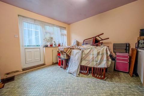 54 Waverley Road, London, SE18 7TN