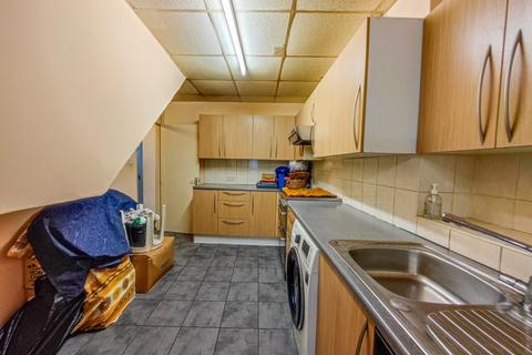 54 Waverley Road, London, SE18 7TN