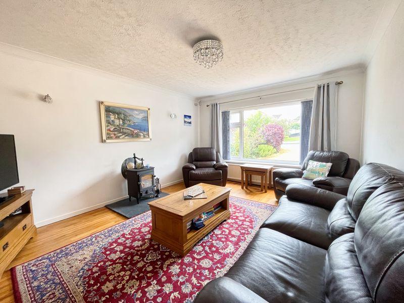 6 The Orchard, Aberthin, Cowbridge... 4 bed detached house £549,500