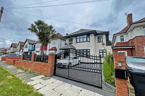 3 bedroom detached house for sale, Craneswater Park,  Southall, UB2