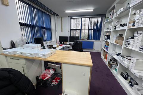 Industrial unit to rent, The Bridge Centre,   Southall, UB2