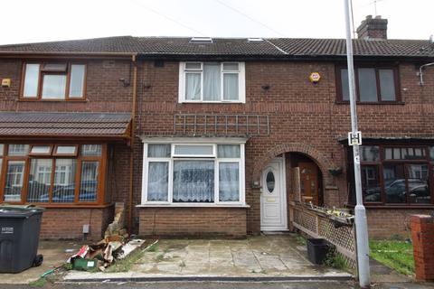 4 bedroom terraced house for sale, Connaught Road, Luton