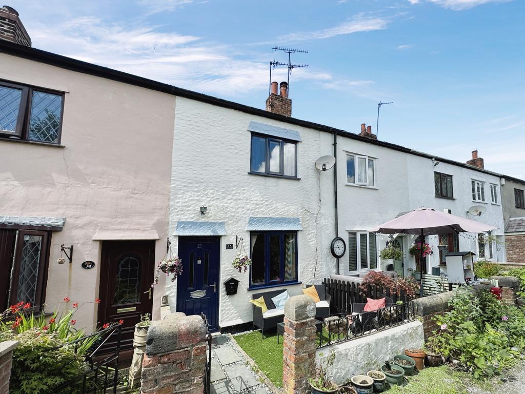 Canalside Cottages, Chester Road, Runcorn, WA7 3 bed terraced house for