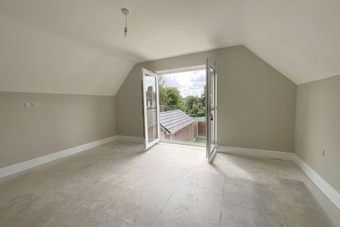 3 bedroom detached house for sale - 81 Palmers Green, Hartshill