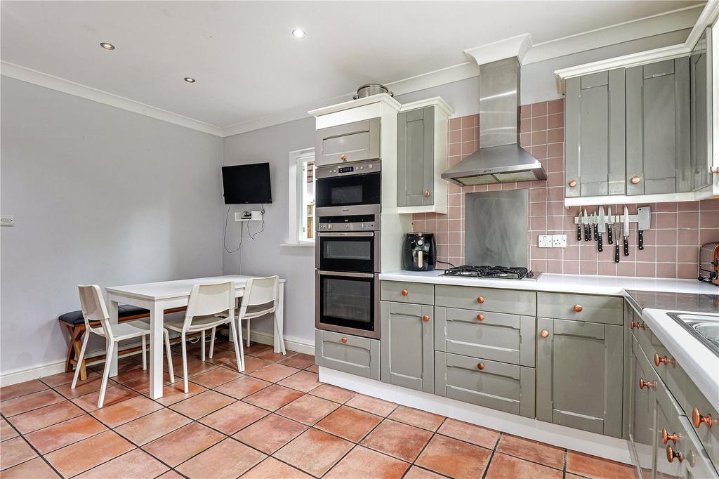 Downs Valley, Hartley, Kent, DA3 5 bed detached house for sale £700,000