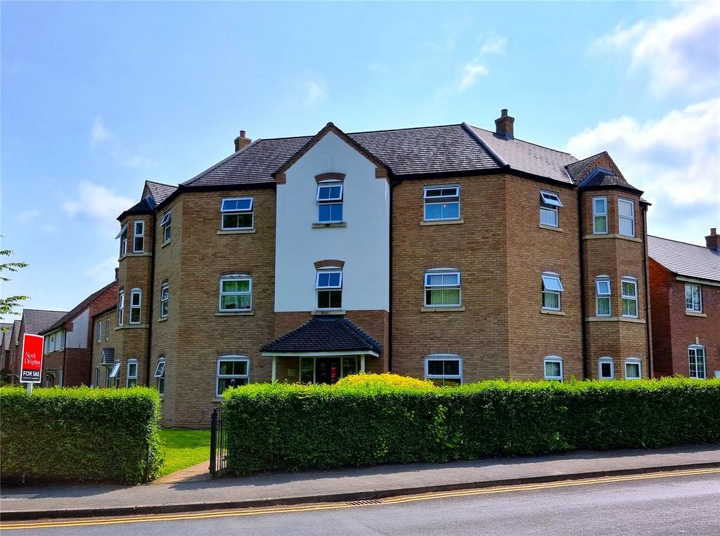 98 Park Lane, Madeley, Telford... 2 bed apartment - £90,000