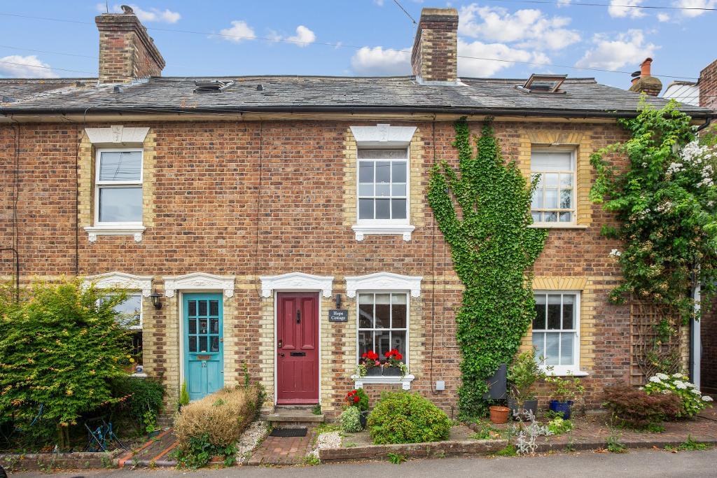 Beresford Road, Goudhurst, Kent, TN17 1DN 3 bed semidetached house for
