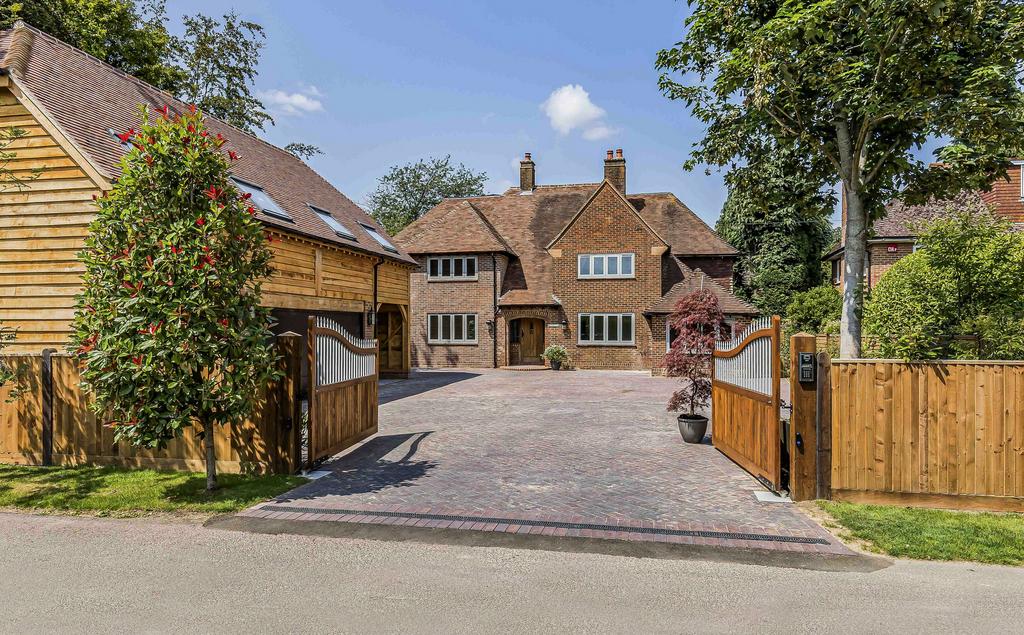 Dale House, West Broyle Drive, Chichester, Chichester PO19 6 bed