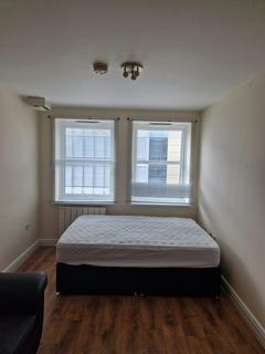 Studio to rent, Flat ,  Park Street, Luton