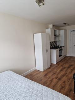 Studio to rent, Flat ,  Park Street, Luton