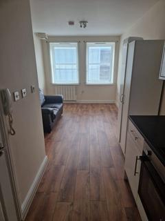 Studio to rent, Flat ,  Park Street, Luton