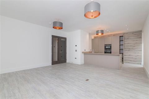 3 bedroom apartment to rent, Park Quadrant, Glasgow