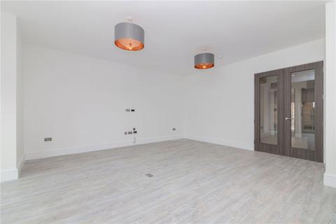 3 bedroom apartment to rent, Park Quadrant, Glasgow