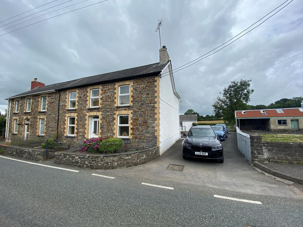 Alltyblacca, Llanybydder, SA40 3 bed semi-detached house - £195,000