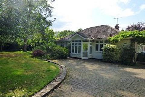 4 bedroom bungalow to rent, Lower Road, Bookham