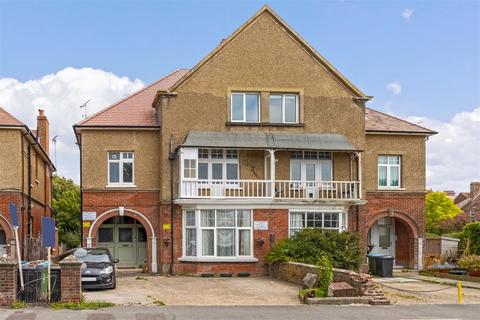 77a Beach Road, Littlehampton, BN17 5JH