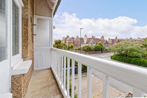 77a Beach Road, Littlehampton, BN17 5JH