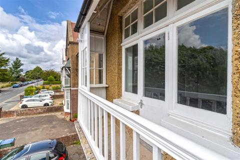 77a Beach Road, Littlehampton, BN17 5JH