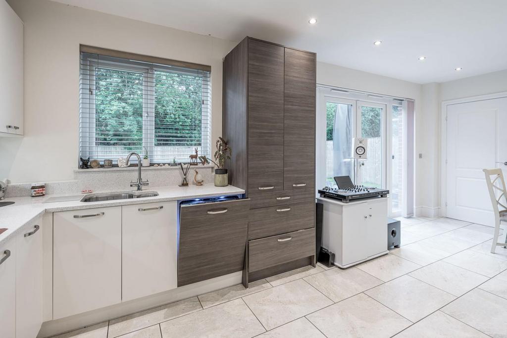 Kitchen 4
