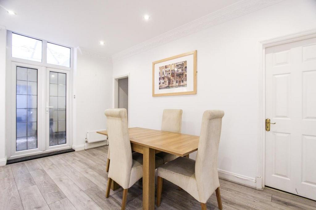Redcliffe square chelsea sw10 2 bed flat 2 297 pcm 530 pw 