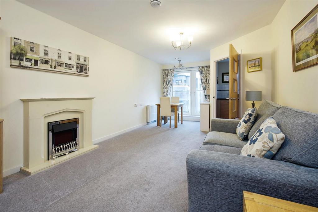 Living Room 57 LC.jpg