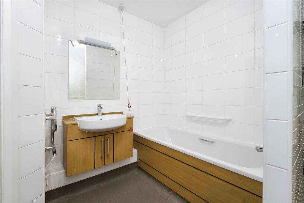 Bathroom/Wet Rm 57 LC.jpg