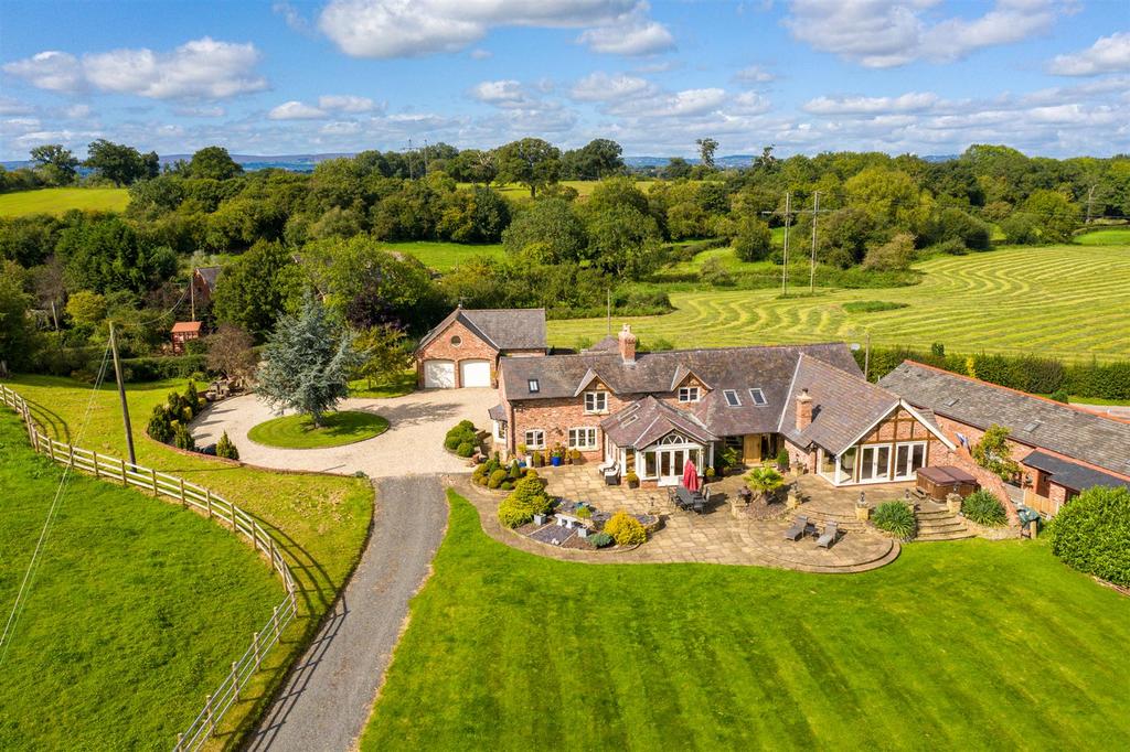 Little Dongrey Farm, Station Road, BangorOnDee, Wrexham 4 bed