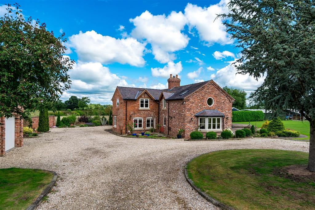 Little Dongrey Farm, Station Road, BangorOnDee, Wrexham 4 bed
