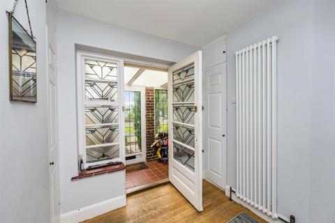 61 Surrenden Crescent, Brighton, BN1 6WE