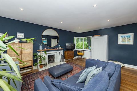61 Surrenden Crescent, Brighton, BN1 6WE