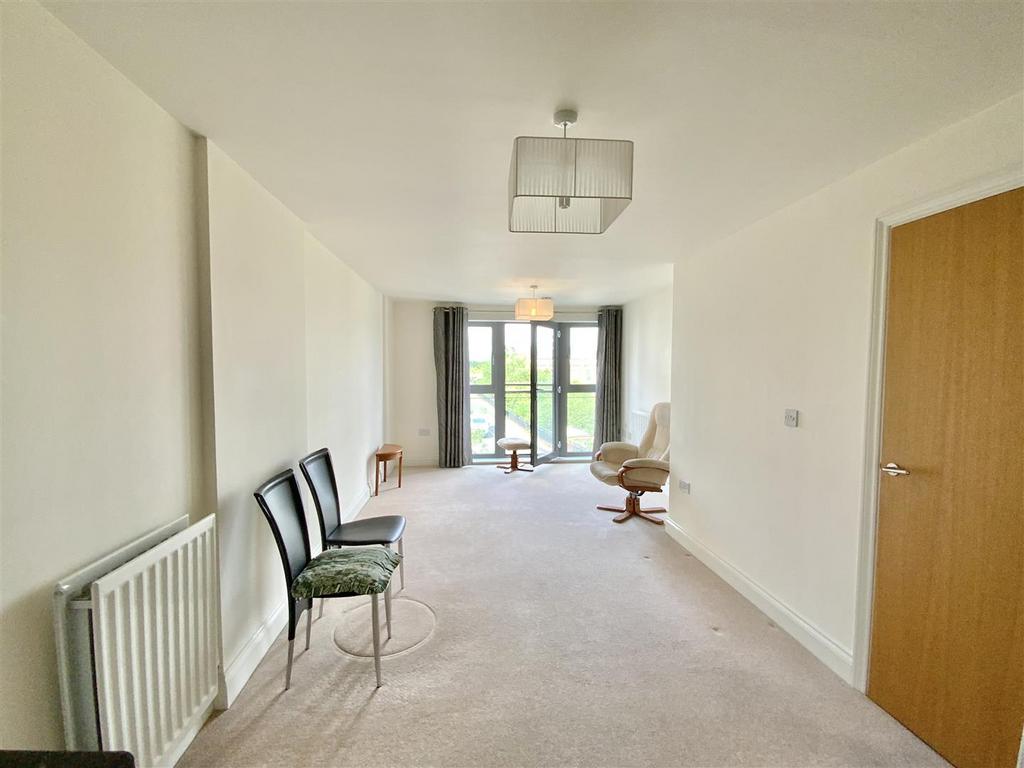 Wolverton Park Road, Wolverton, Milton Keynes 1 bed apartment for sale
