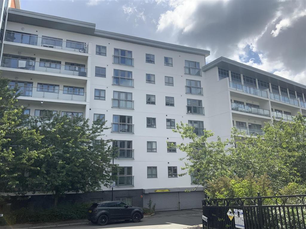 Wolverton Park Road, Wolverton... 1 bed apartment for sale £165,000