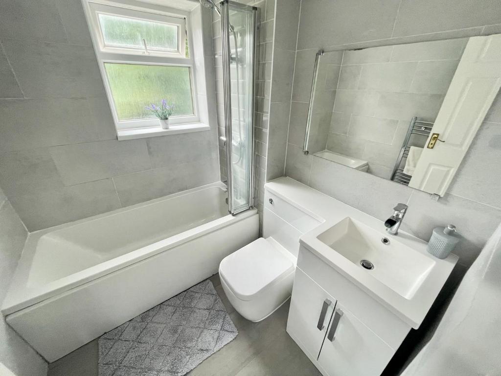 Willowbank, Coulby Newham, Middlesbrough 3 bed detached house £850