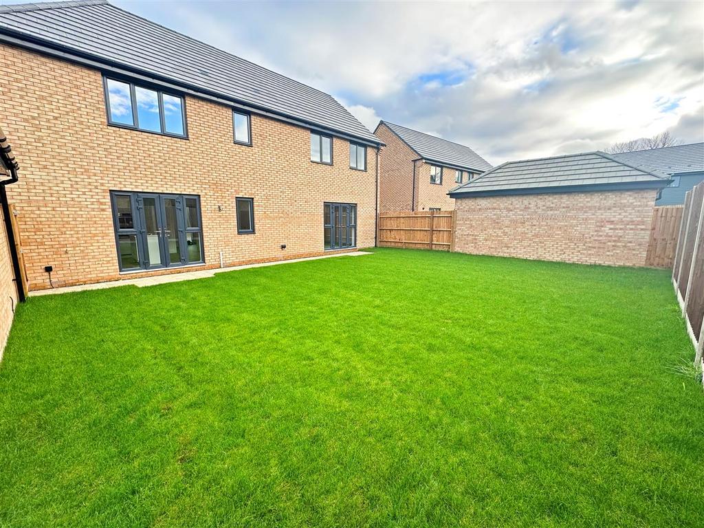 Large Rear Garden