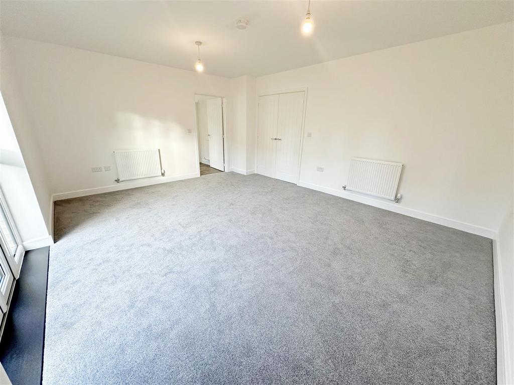 Spacious and Bright Lounge