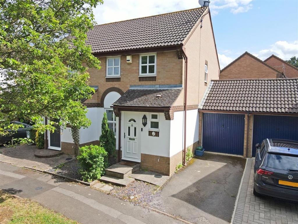 Pickering Drive, Emerson Valley, Milton Keynes 3 bed semidetached