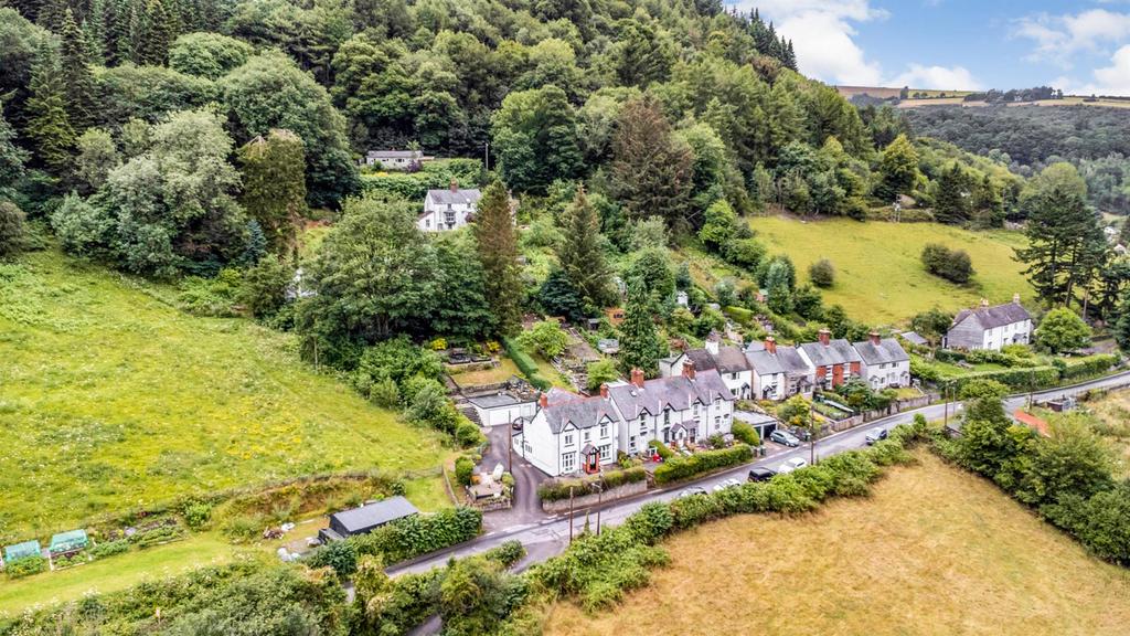 Llanarmon Road, Glyn Ceiriog 3 bed detached house for sale £395,000