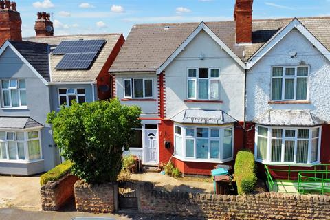 12 Austen Avenue, Nottingham, NG7 6PE